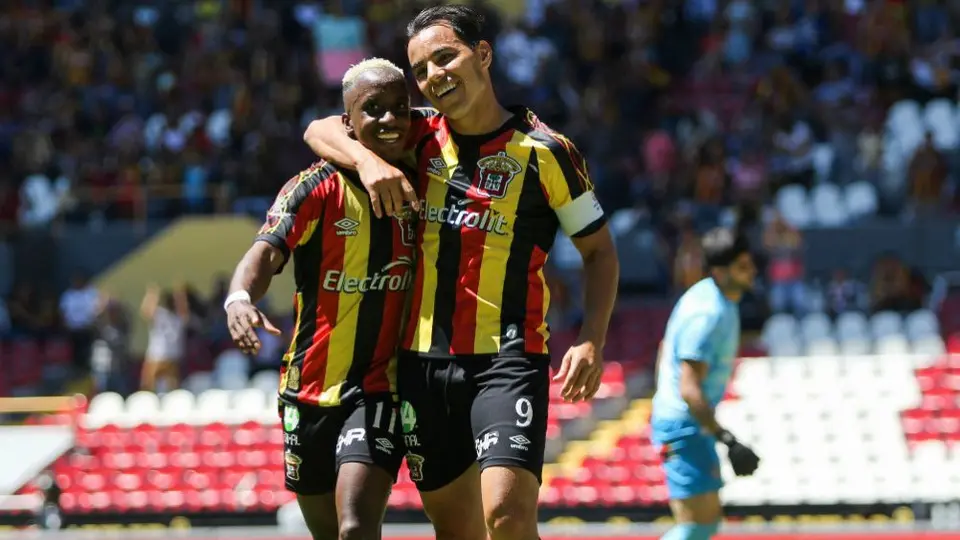 Presidente de Leones Negros: 'Omar Bravo pudo haber sido lo que quisiera en el club'