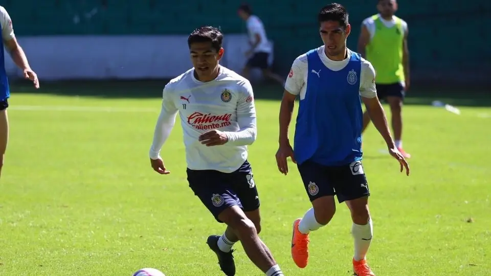 Chivas: Villalpando, Chofis López, Vázquez y Peña no estuvieron presentes en entrenamiento