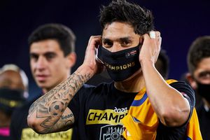 Tigres: Carlos Salcedo y Paco Villa protagonizan discusión en Twitter