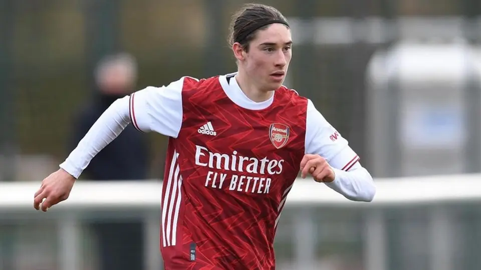 Marcelo Flores: Humilló a compañero con jugadas a 'lo Messi' durante entrenamiento del Arsenal