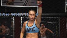 UFC: Julija Stoliarenko se desmayó en plena ceremonia de pesaje