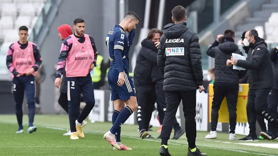 Juventus desmiente ruptura entre Pirlo y Agnelli tras derrota vs Benevento