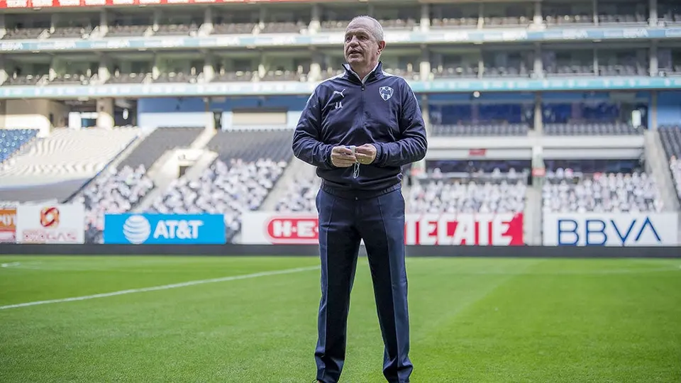 Carlos Rodríguez: 'Sabemos la inteligencia que tiene el Vasco Aguirre para dirigir y ver el futbol'
