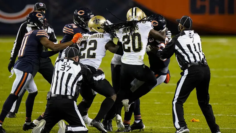 Video: Javon Wims 'perdió la cabeza' y dio puñetazo a rival en el Bears vs Saints