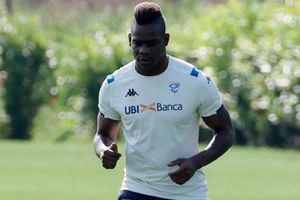 Mario Baloteli: El futbolista italiano se tatuó la cara contra el racismo