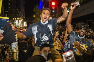 Funcionaria de salud de EU cree que fans de Dodgers y Lakers han aumentado casos de Covid-19