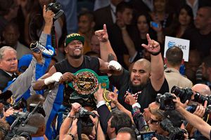 Mayweather: 'Hay demasiados campeones y cinturones en el box actual'