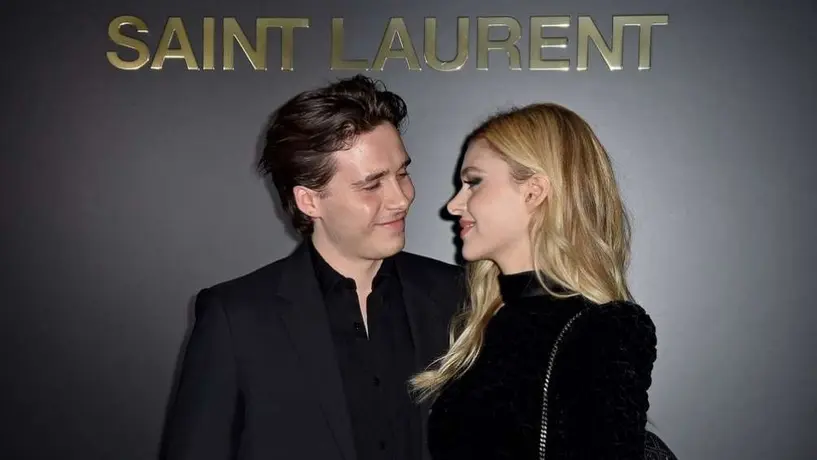 Brooklyn Beckham y su pareja se hicieron colgantes con sus muelas del juicio
