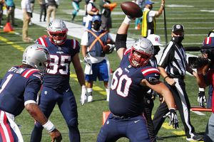 NFL: Cam Newton comandó victoria de New England sobre Miami en la era post-Brady