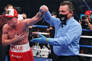 Canelo Álvarez: El púgil compartió consejo a peleadora de MMC, Claressa Gwoat