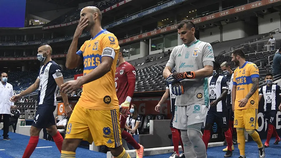 Tigres: Nahuel y Pizarro posaron con la bandera de México previo al Mundial de Clubes
