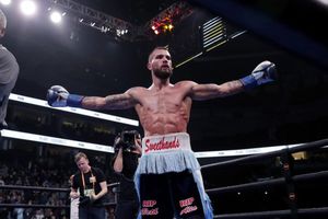 Canelo Álvarez: Caleb Plant rechazó pelear con el mexicano en 2020