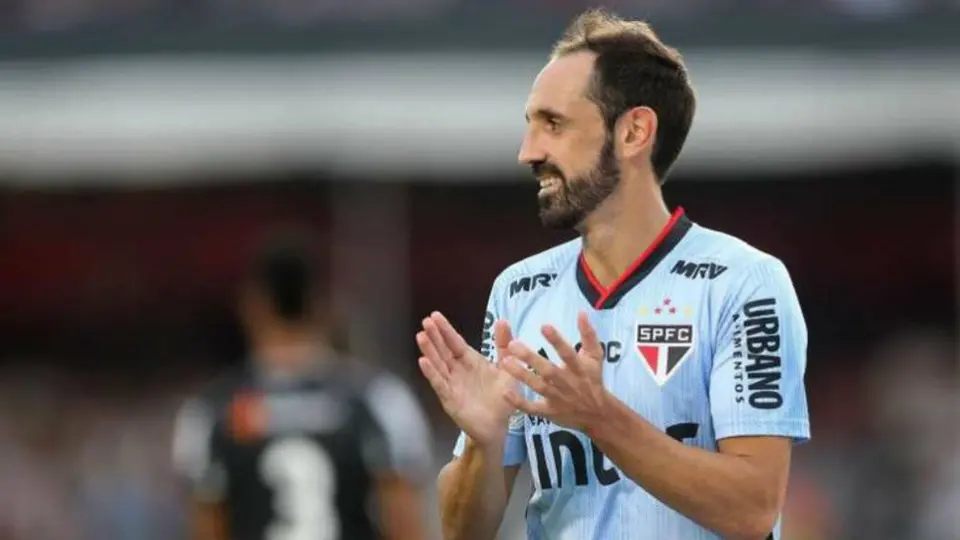 Juanfran: Problema del pasado con Piqué, la razón por la que se ausenta de redes sociales