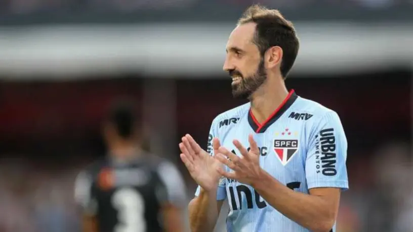 Juanfran: Problema del pasado con Piqué, la razón por la que se ausenta de redes sociales