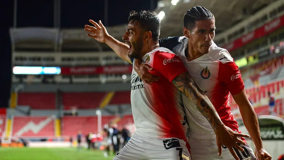 Vucetich: 'Chivas  no está para prescindir de Vega y Antuna'