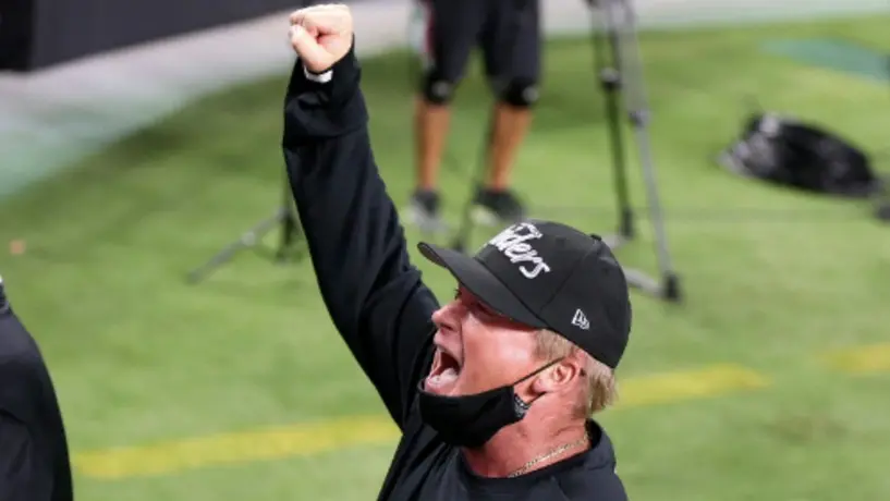 Video: Jon Gruden celebró con baile la victoria de Raiders ante Saints