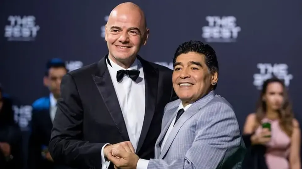 Maradona: El Pelusa arremetió contra Gianni Infantino y Mauricio Macri
