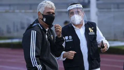 Ricardo Ferretti y Manuel Negrete se reencontraron en la cancha de CU
