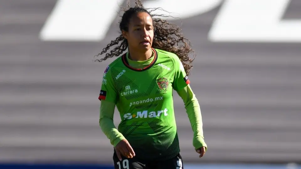 Atzimba Casas: 'En Liga MX Femenil hay que conseguir un segundo y hasta un tercer trabajo'