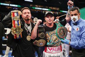 Sulaimán sobre Canelo: 'Se ve invencible, muy fuerte y estoy seguro que tendrá un gran 2021'