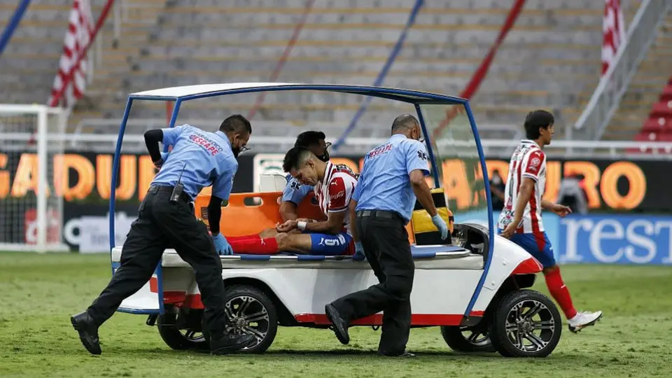 Chivas: Jesús Molina sufrió aparatosa lesión en victoria ante Mazatlán