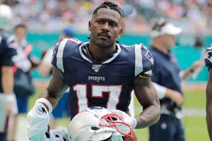 NFL: Antonio Brown anunció nuevamente su retiro de los emparrillados