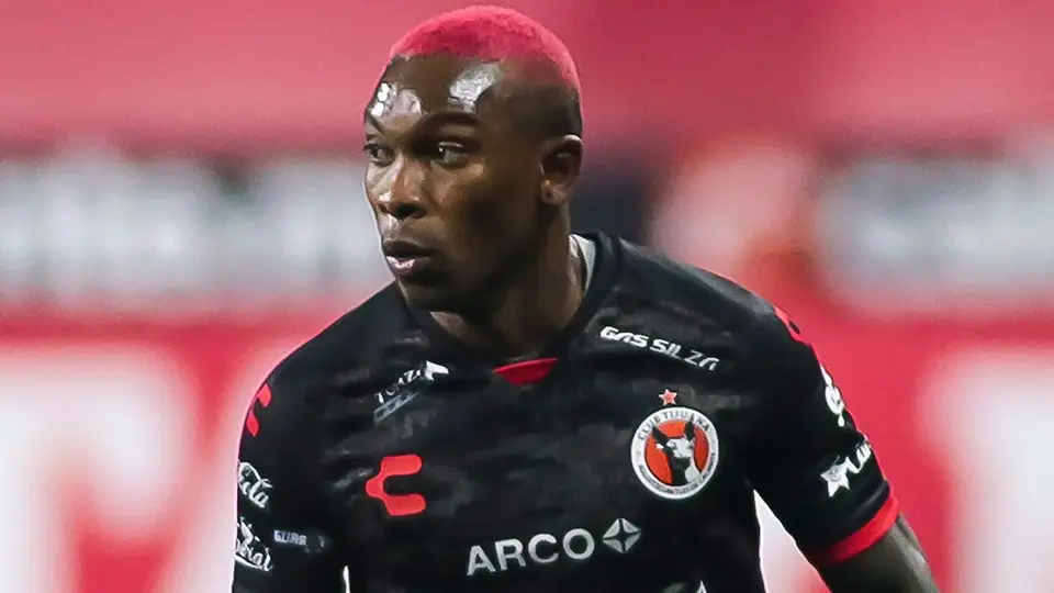 América: Xolos ofrece a las Águilas un intercambio de Fabián Castillo por Roger Martínez