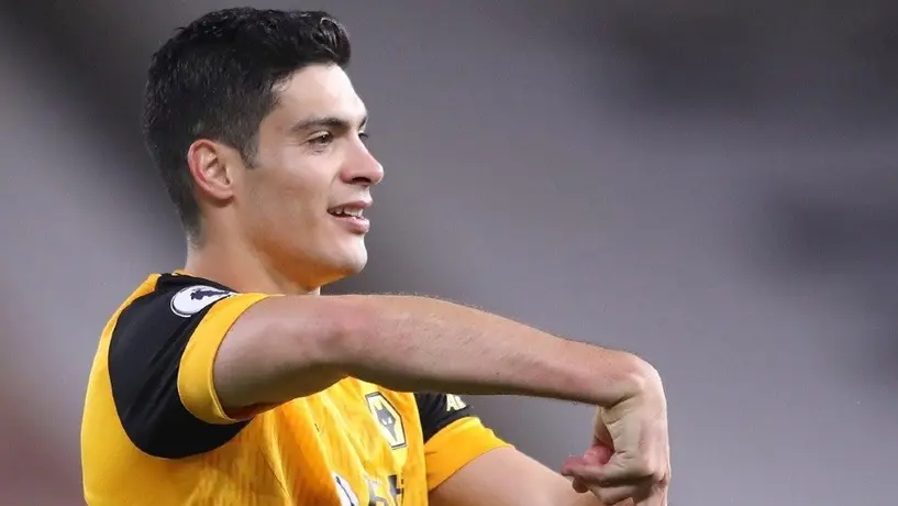 Raúl Jiménez recibió una nueva máscara de parte de Cinta de Oro