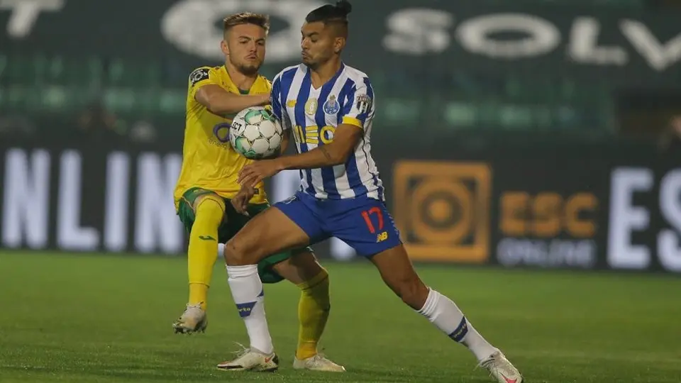 Tecatito Corona: Porto sufrió sorpresiva derrota ante el Paços de Ferreira