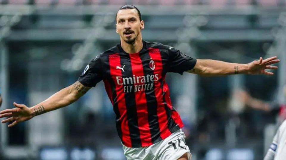 Totti: 'Ibrahimovic podría jugar hasta los 50 años y con una pierna'