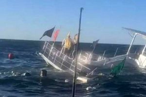 Barco se hundió con 60 turistas en Puerto Vallarta