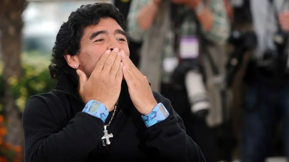 Maradona: Villas-Boas pide que se retire el '10' en honor al Pelusa