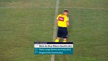 Video: Árbitro en Brasil se orinó a mitad del campo y en pleno partido