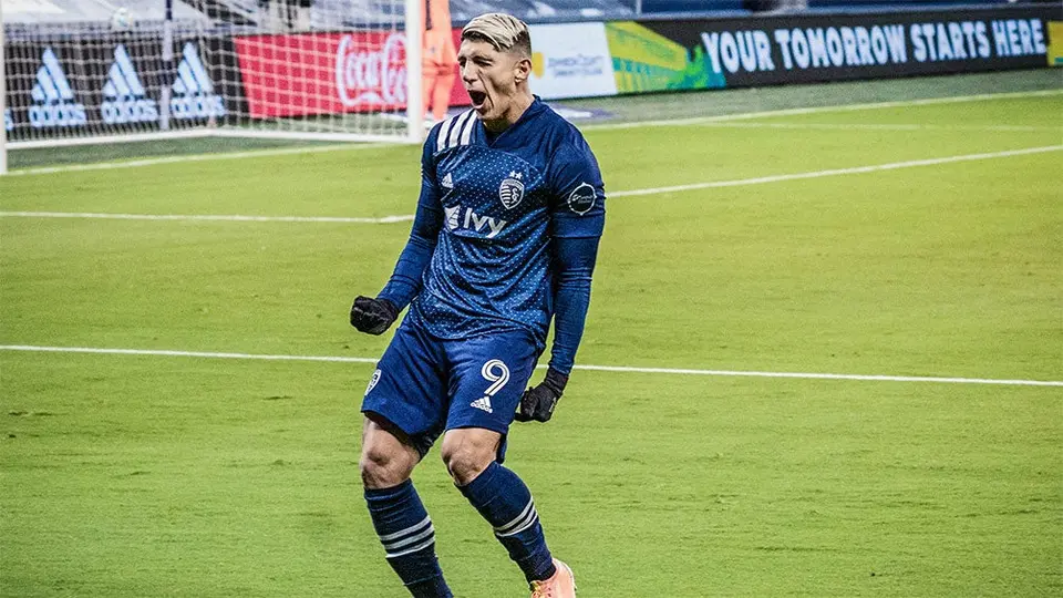 Alan Pulido anotó en la goleada de Kansas City sobre Colorado