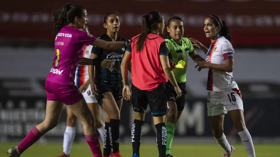 Liga MX Femenil: Carolina Jaramillo fue expulsada por patear a jugadora de Querétaro
