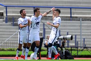 Pumas: 'Eres la ver... wey', le gritaron a Dinenno tras anotar vs Querétaro