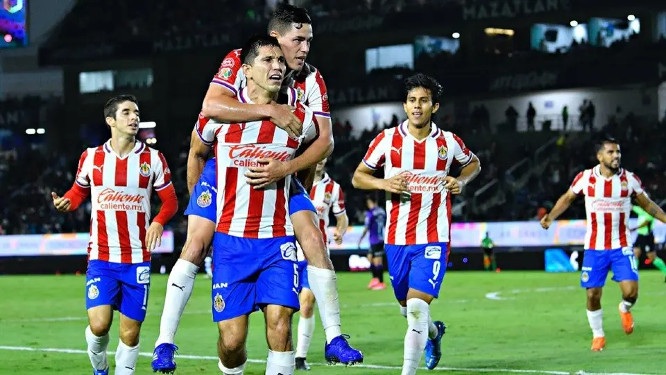 Clásico Nacional: Chivas, con equipo completo para enfrentar al América