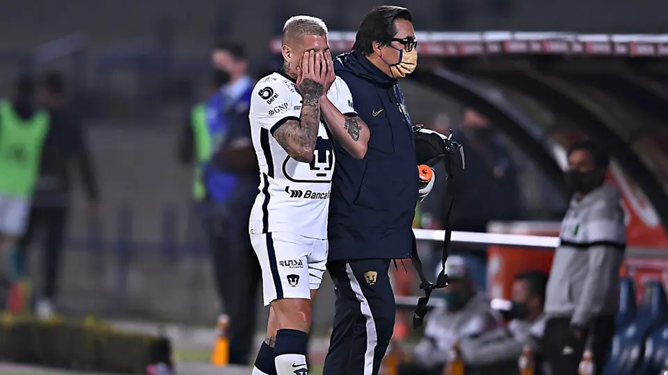 Pumas vs León: Juan Manuel Iturbe salió lesionado en Final de Ida del Guardianes 2020