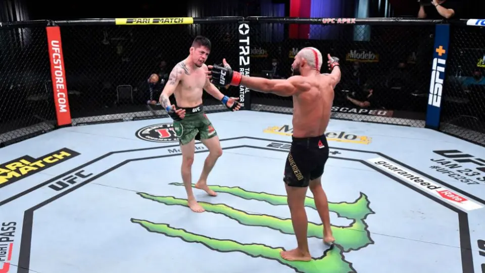 Brandon Moreno cayó ante Deiveson Figueiredo en primera disputa mexicana por un título