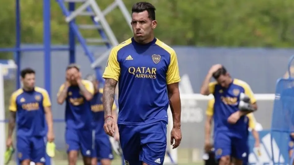 Boca Juniors: 'Tevez tiene el tobillo hinchado como Maradona en el 90', según medios argentinos