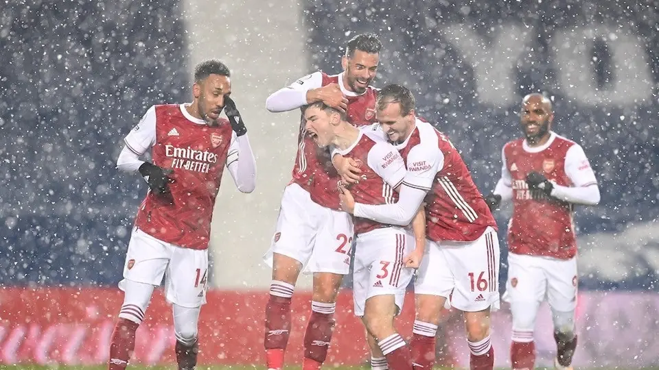 Premier League: Arsenal goleó al West Bromwich e hiló su tercera victoria consecutiva