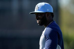 Randy Arozarena jugó beisbol con reclusos de Mérida