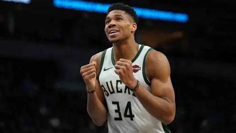 Antetokounmpo: Cromo del jugador de Bucks fue subastado en más de un millón de dólares
