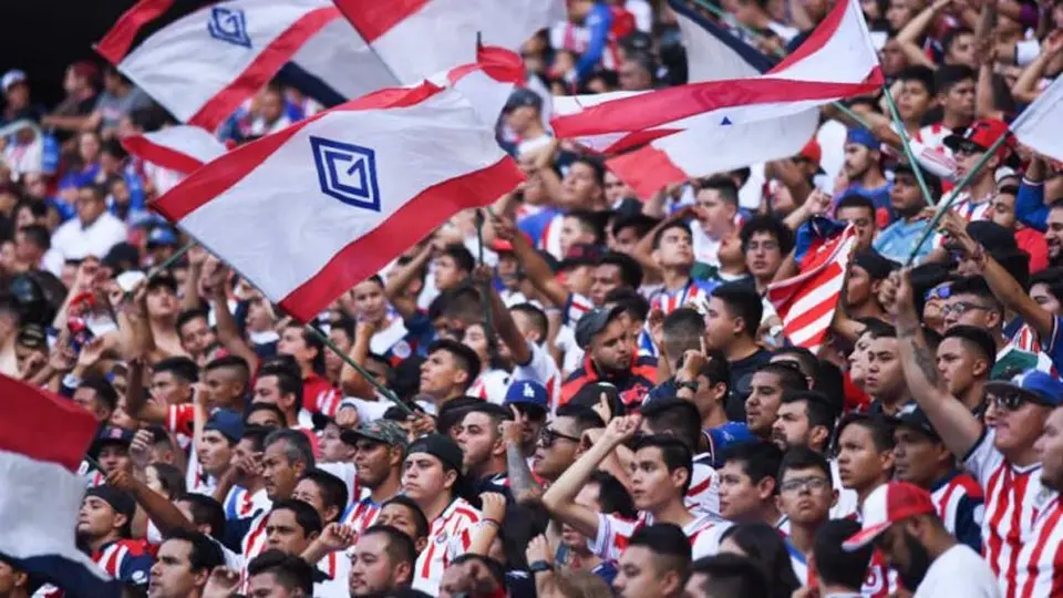 Chivas: Afición del Guadalajara 'decoró' el Akron para Clásico Tapatío