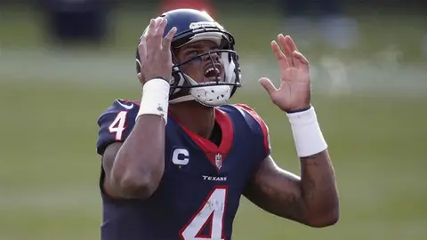 Aaron Rodgers y Deshaun Watson, dos hombres de élite poco valorados por sus equipos