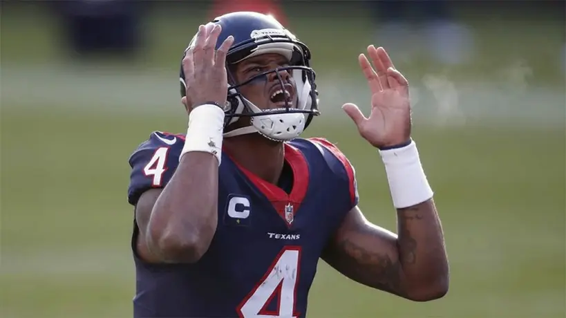 Aaron Rodgers y Deshaun Watson, dos hombres de élite poco valorados por sus equipos