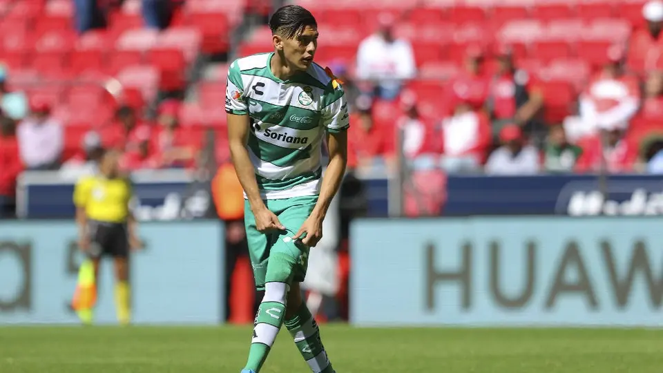 Jugadores mexicanos emigran cada vez más jóvenes a Europa