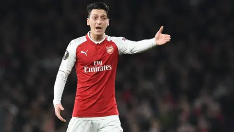 Arsenal: Mesut Özil dejaría a los Gunners para arribar al Fenerbahce