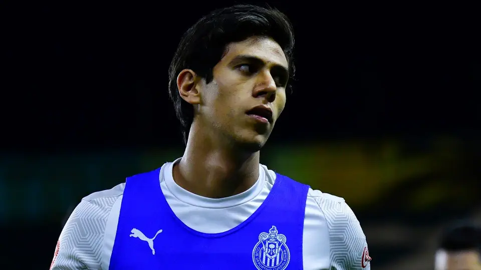 Chivas: JJ Macías, baja para el duelo vs Toluca por seguir con Covid-19