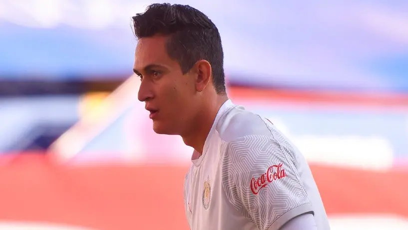 Raúl Gudiño: El arquero del Chivas reveló que se convertirá en padre